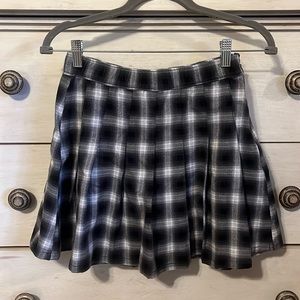 Women’s pleated mini skirt